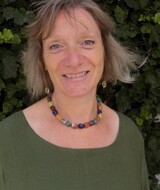 Book an Appointment with Julia Linfoot at The Little Escape